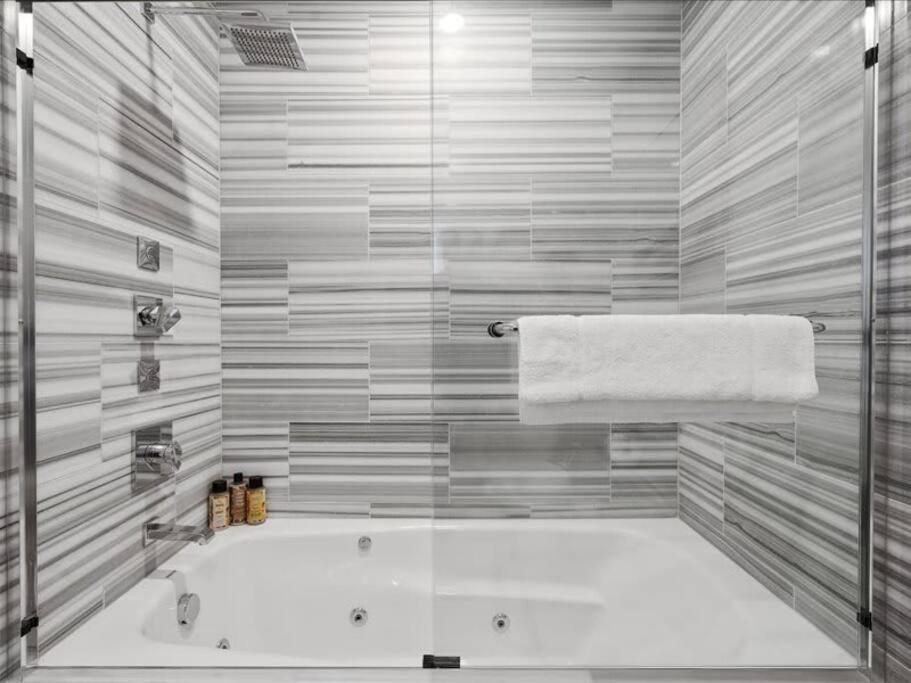 Cozysuites Dream 1Br, Ppg Paints Arena, Pitts พิตต์สเบิร์ก ภายนอก รูปภาพ